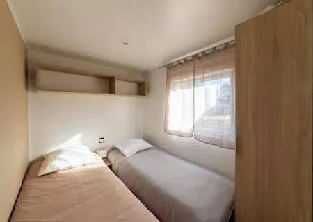 Camping Mobil-home Spacieux - Proche
